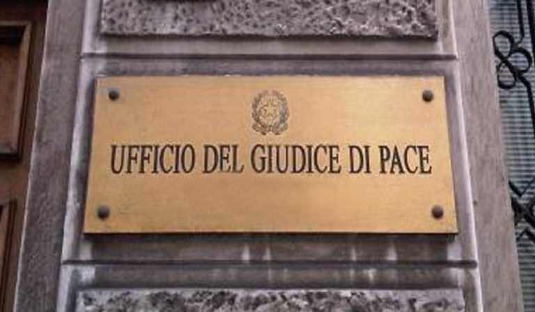 Napoli – Giudice corrotto si dimette dall’incarico.