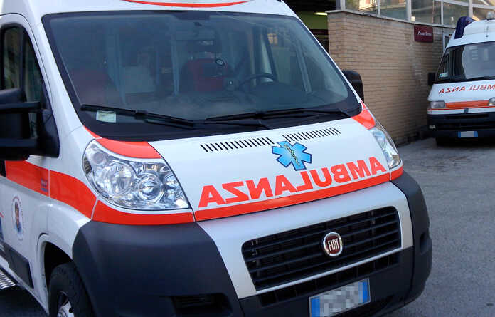 Positano, ubriaco con furgone investe due giovani in moto