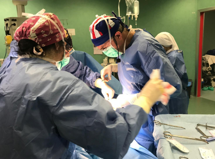 Corsa contro il tempo al Monaldi: solo quarantotto ore per salvare il piccolo Tommaso