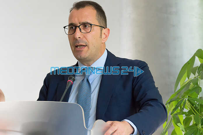 Nocera, veleni dal web: il sindaco De Maio nel mirino dei profili fake “Segnalo tutto alla polizia postale”