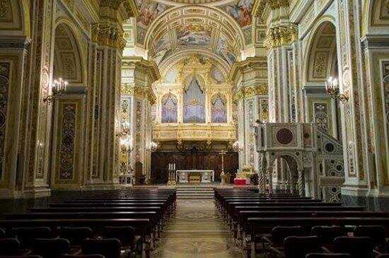 37005685_2101032230121564_6685719390589026304_n