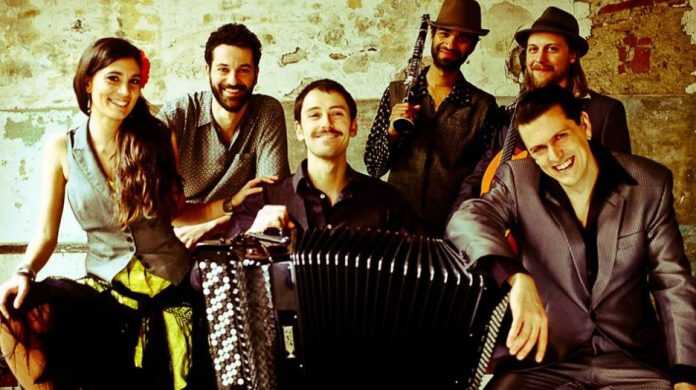 Barcellona Gypsy Balcan Orchestra