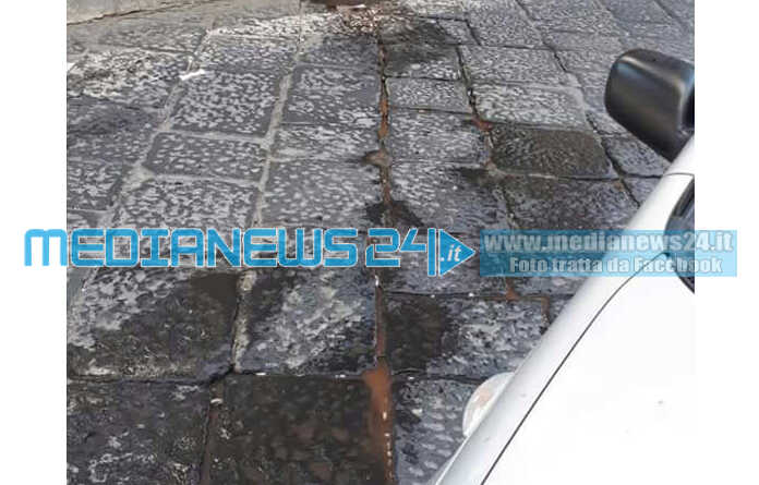 feci_scarico_strada3