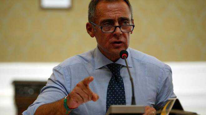 Castellammare, le parole al vetriolo di Luigi Bobbio