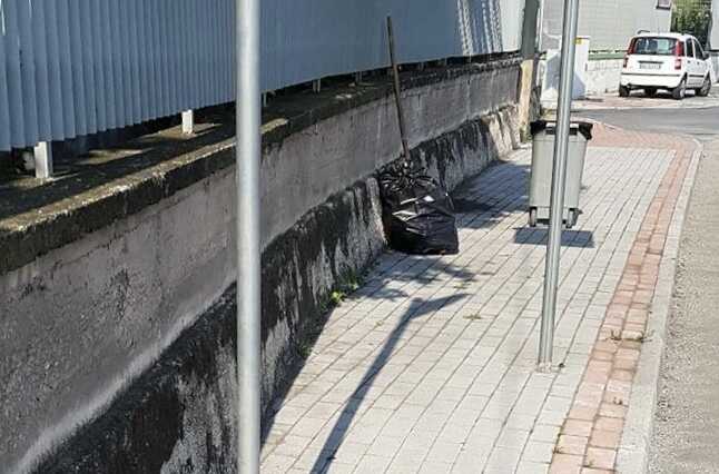 EE2EE284-925B-4CE9-9230-2A6D6F59DF2F