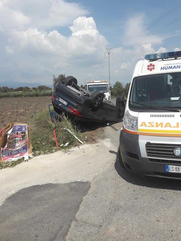 Eboli. Spaventoso incidente tra due auto: tre persone finiscono in ospedale