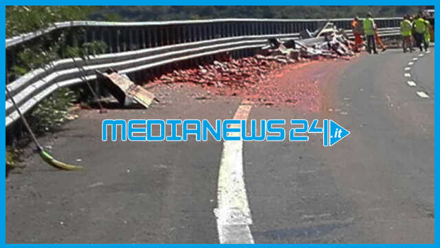 Angri. Sanzionato autista alla guida di un Tir