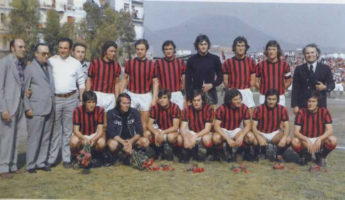 381091_318150421536528_114365595_n