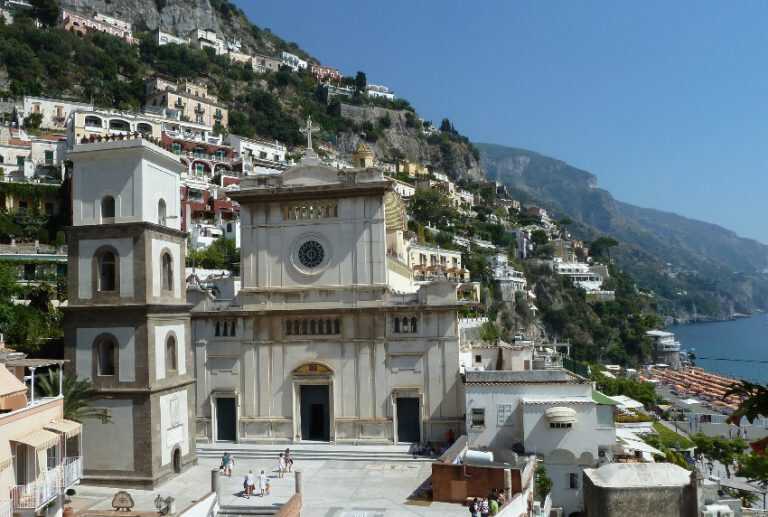 Positano – Il sindaco Michele De Lucia assicura – “A noi ci bastano 15 giorni per riaprire tutto”