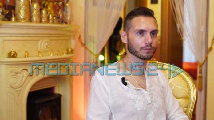 Francesco Mangiacapra - Dossier preti gay (1)