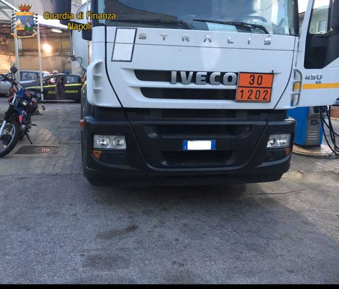 autocisterna napoli 18 settembre 2