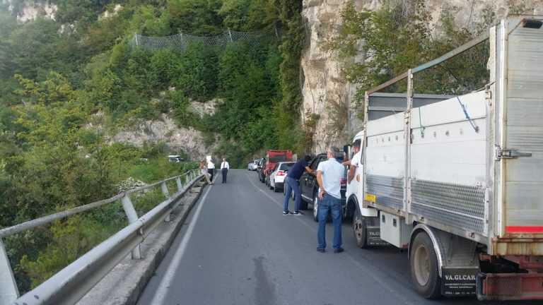 Riapre il Valico di Chiunzi, tra file chilometriche e attese snervanti