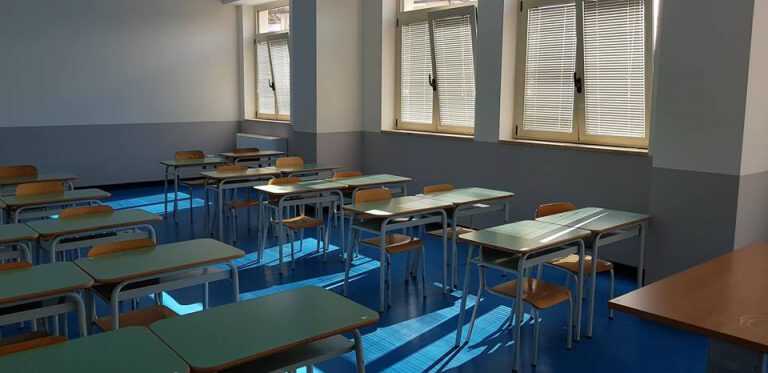 Maltempo, domani scuole chiuse