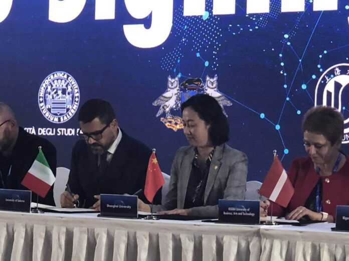 44759225_2164727877108678_5535503212867485696_n