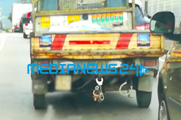 Manette e biberon per sconfiggere il malocchio