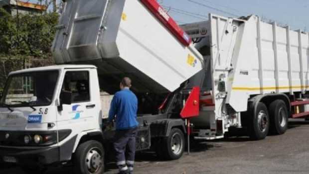 Salerno – Nulla di grave per l’operaio di “Salerno Pulita”.