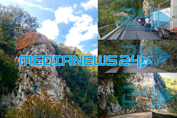 Corbara / Tramonti. Conclusi i lavori a Chiunzi ma il costone appare così