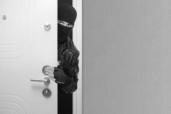 Angri - Furto appartamento