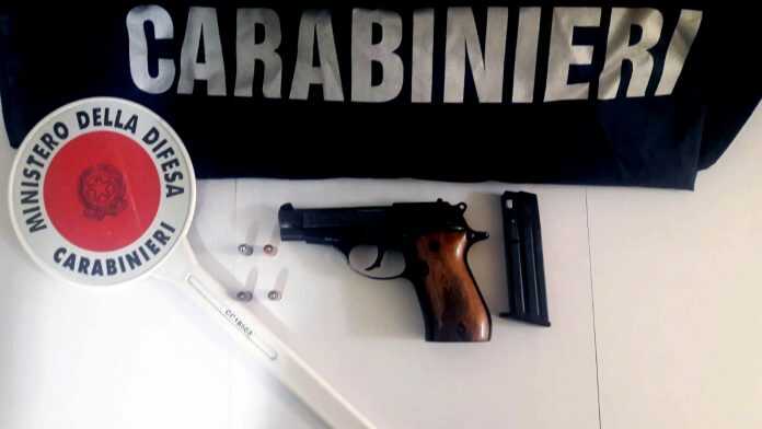 pistola sequestrata cp casoria