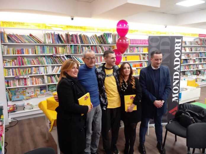 51668696_2312552935464107_7419831010595962880_n