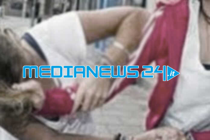 Angri – Rissa in strada: tre contusi ed una donna ferita