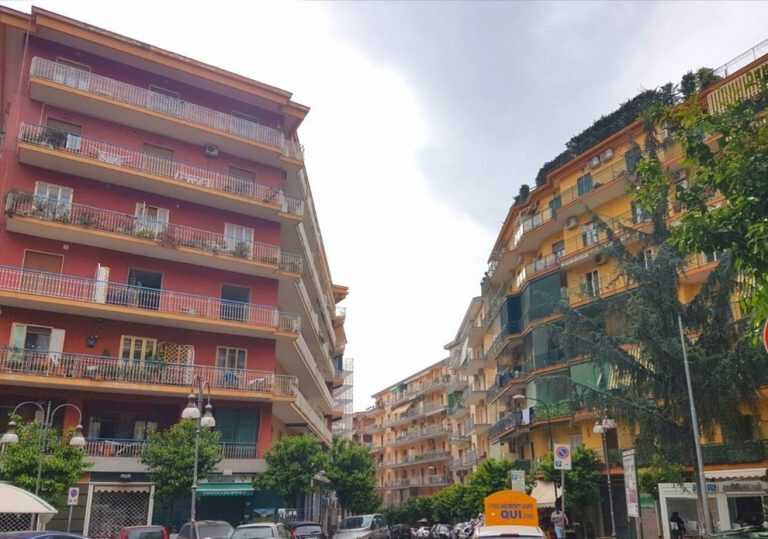 Giallo a Portici. 18enne giù dalla finestra, indagate tre amiche