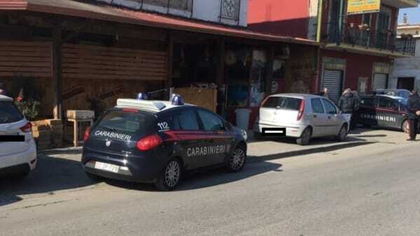 Terrore a Marra, rapina in macelleria con spari in vetrina