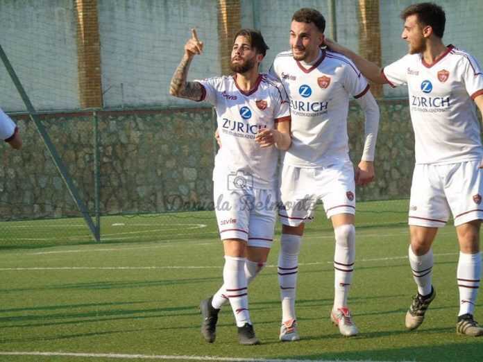 52987341_1171081349720011_1404245896798928896_n