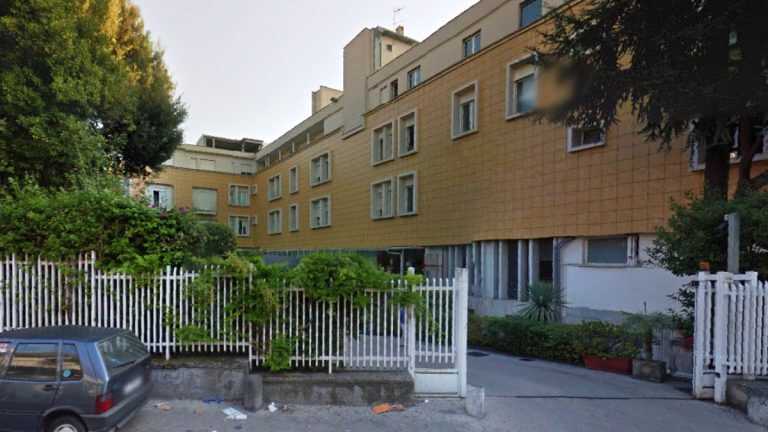 San Giuseppe Vesuviano. Giù dalla finestra della clinica, muore 70enne