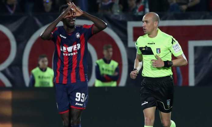 esultanza.simy.crotone.juventus.2017.2018.750x450