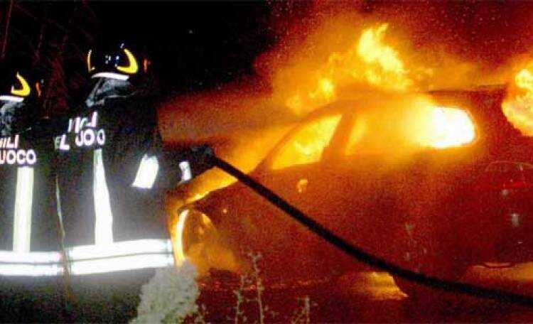 Avellino, esplosione per fuga di gas: due feriti