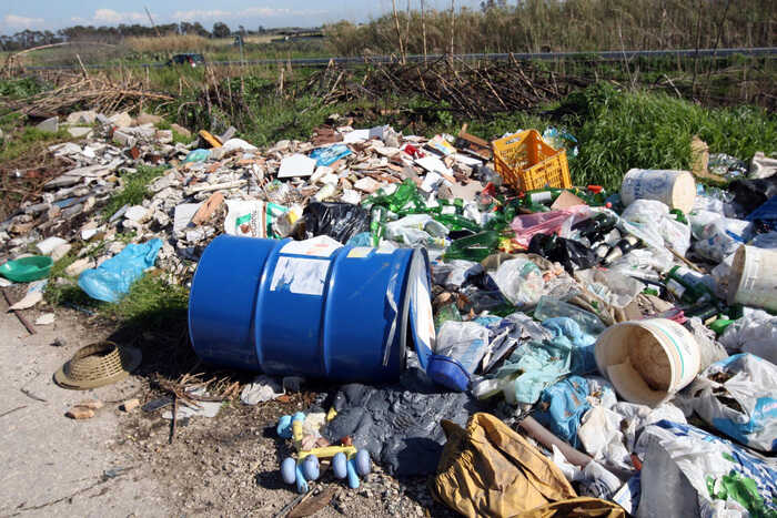 Tre denunce, ancora per illecito smaltimento, stavolta di residui vegetali