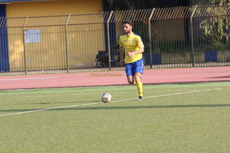 Vico Equense-S-Antonio: calciatore perde conoscenza poi l’arbitro lo espelle