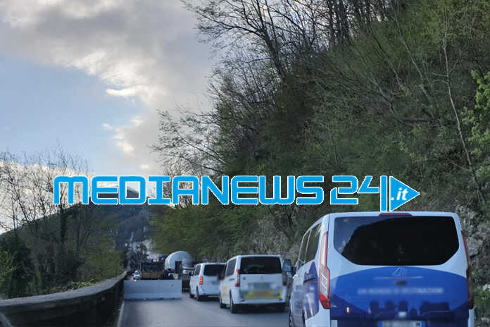 Valico di Chiunzi – Ci risiamo, chiuso senza preavviso, disagi per tanti automobilisti