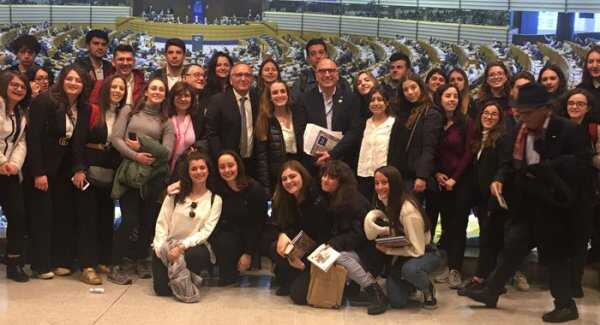 il-liceo-pitagora-croce-di-torre-annunziata-al-parlamento-europeo-per-parlare-del-sarno