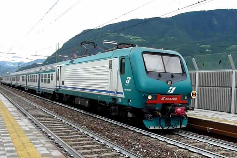 Napoli. Cade un cavo della linea elettrica, sospesi treni Gianturco- Villa Literno