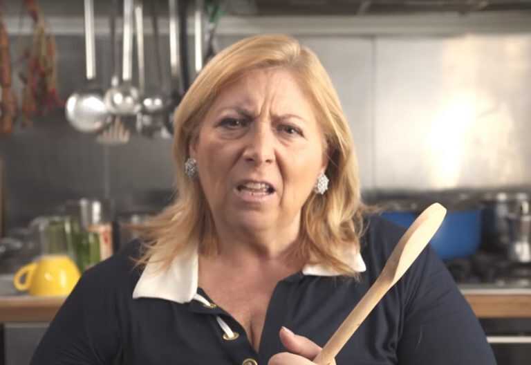 FESTA DELLA MAMMA. Le mamme napoletane sono personaggi