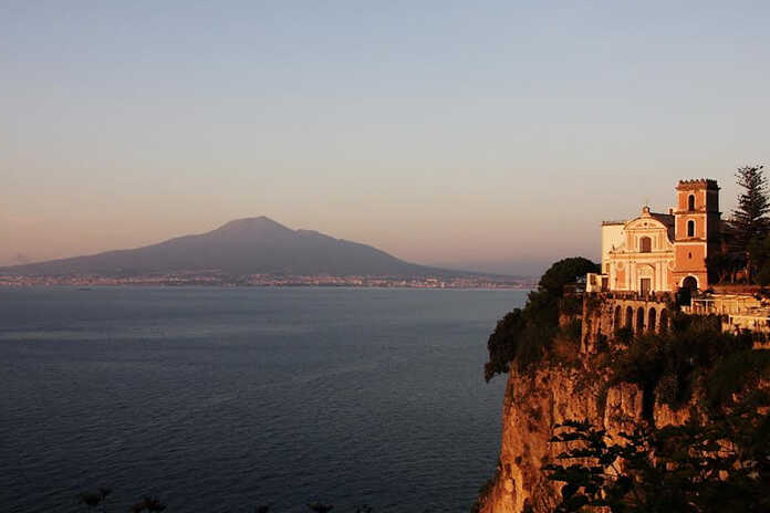 Vico Equense – La ricerca della “Felicità” tra cene e passeggiate culturali