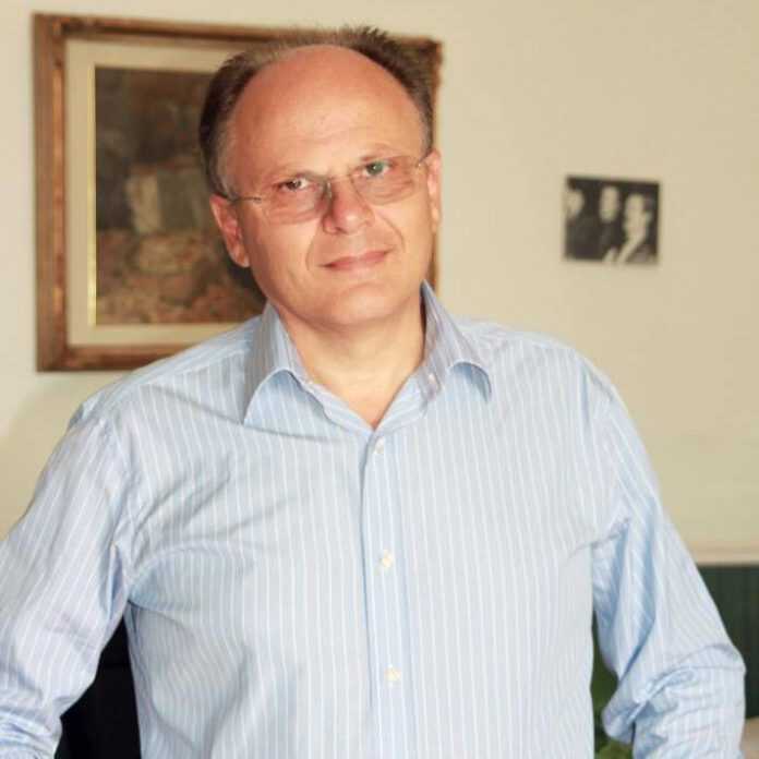 11024618_421067218061806_27659357329039440_n