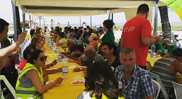 Nocera Inferiore, l’arcivescovo Alfano alla Tavolata senza Muri di Castellammare