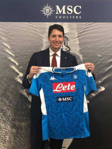 Napoli, ora c’è anche uno sponsor da crociera…
