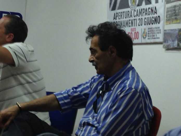 995904_612015582165713_2044044378_n