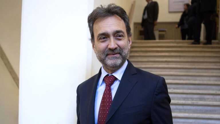 Napoli – Questore emette quattro Daspo “fuori contesto” dopo scontri con Forze dell’Ordine.