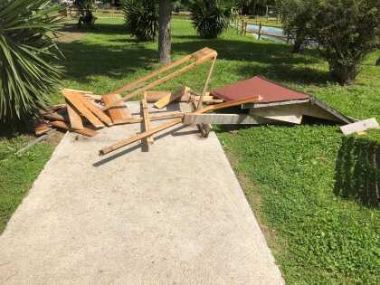 san-marzano-sul-sarno-vandalizzata-la-casetta-del-parco-urbano-iaquinandi-aiutateci-a-trovare-i-responsabili_L