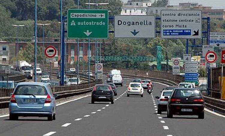 Napoli – La Stradale denuncia un “furbetto” che eludeva il pagamento ai caselli