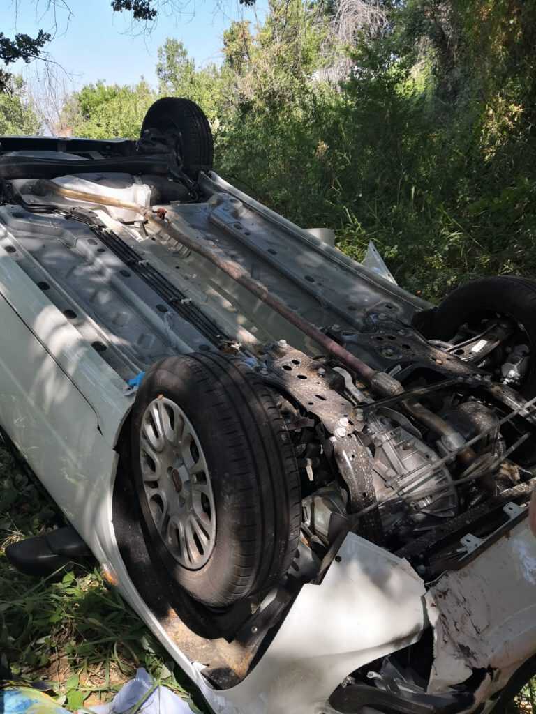 Salerno, auto si ribalta, si segnalano feriti