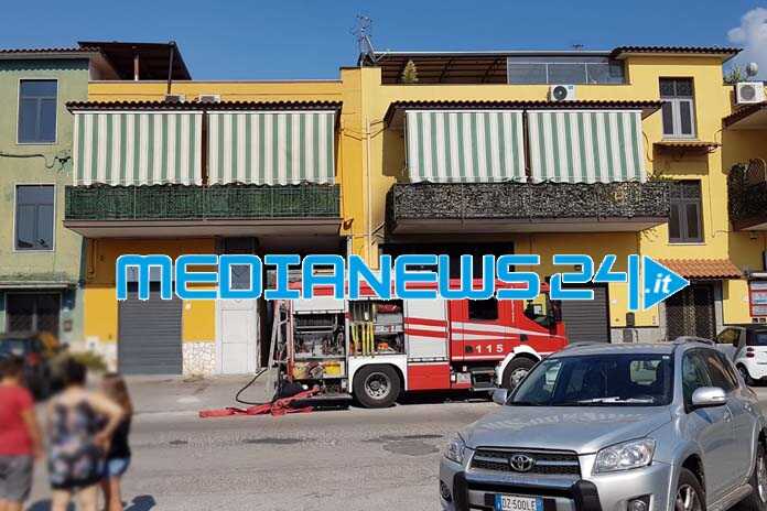 Sant’Egidio Monte Albino – In fiamme il deposito di via Michelangelo Buonarroti