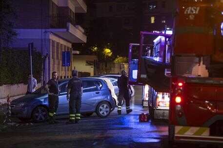 Incendio nella sede romana de La7, Mentana interrompe il Tg