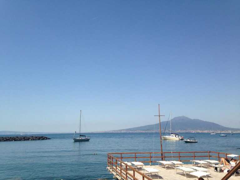 Bomba all’Astoria, i clan cambiano obiettivo