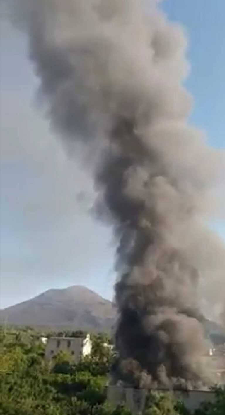 Boscotrecase brucia, abitazione in fiamme all’alba